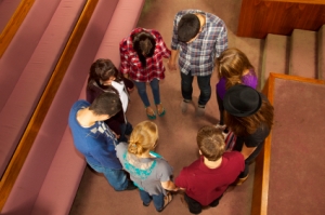 8-teens-in-prayer